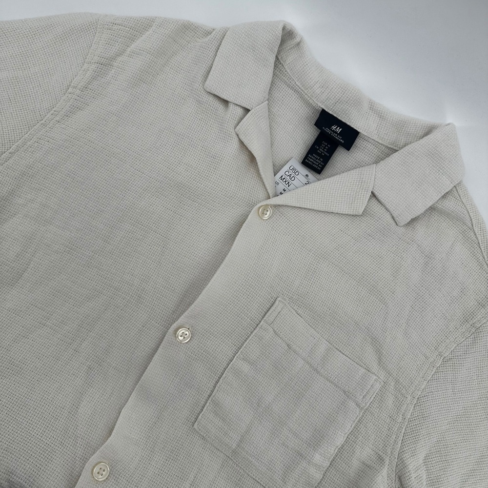 H&M Mens Beige Camp‎ Collar Shirt Regular Fit Short Sleeve Size Medium